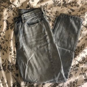 High waited mom jeans